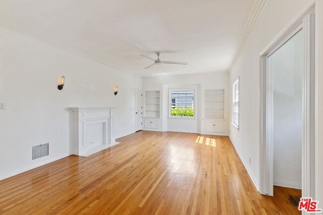 Building Photo - 117 1/2 N Harper Ave