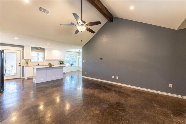 Foto del edificio - 2715 San Gabriel Dr