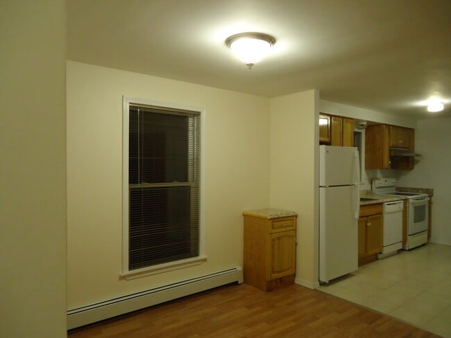 Building Photo - 24 Chilmark St