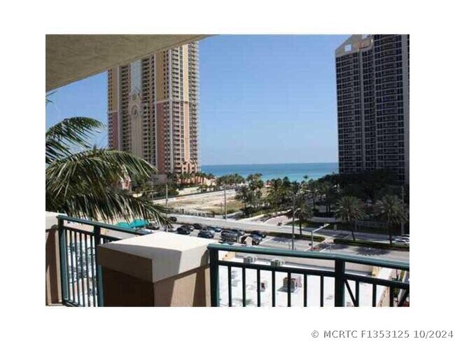 Foto del edificio - 17555 Atlantic Blvd
