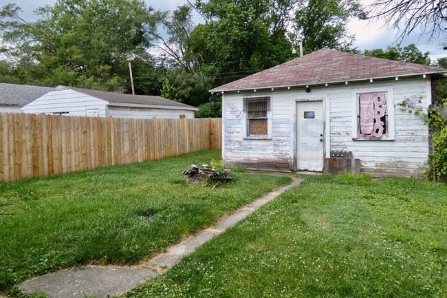Building Photo - 1506 South Ave
