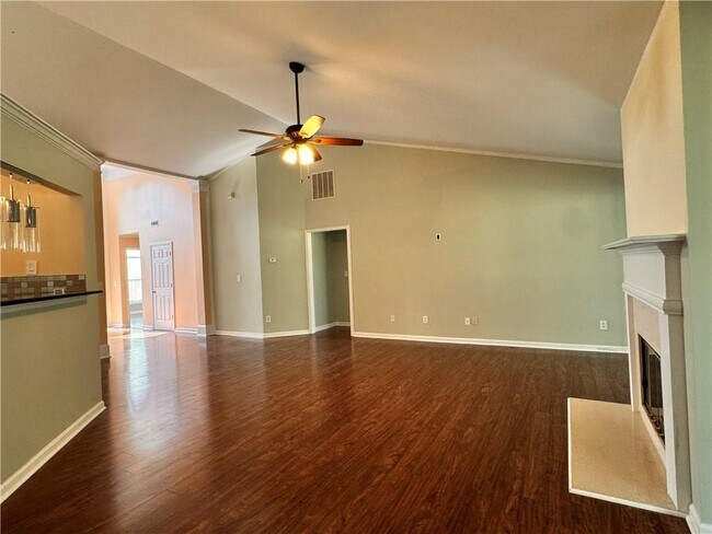 Building Photo - 942 Fairmont Park Dr
