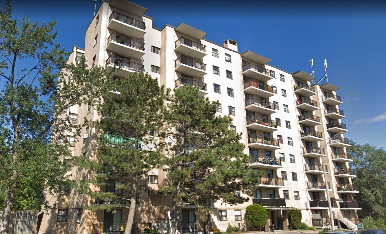 Primary Photo - 3121 Kirwin Ave