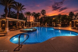 Building Photo - 950 Seven Hills Dr