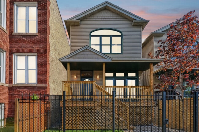 Building Photo - 4038 W Addison St