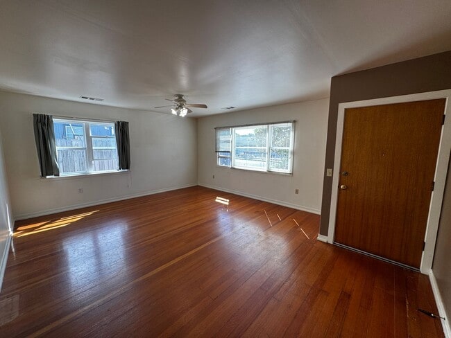 Foto del edificio - Cozy 2 Bedroom 1 Bath Home Located in the ...