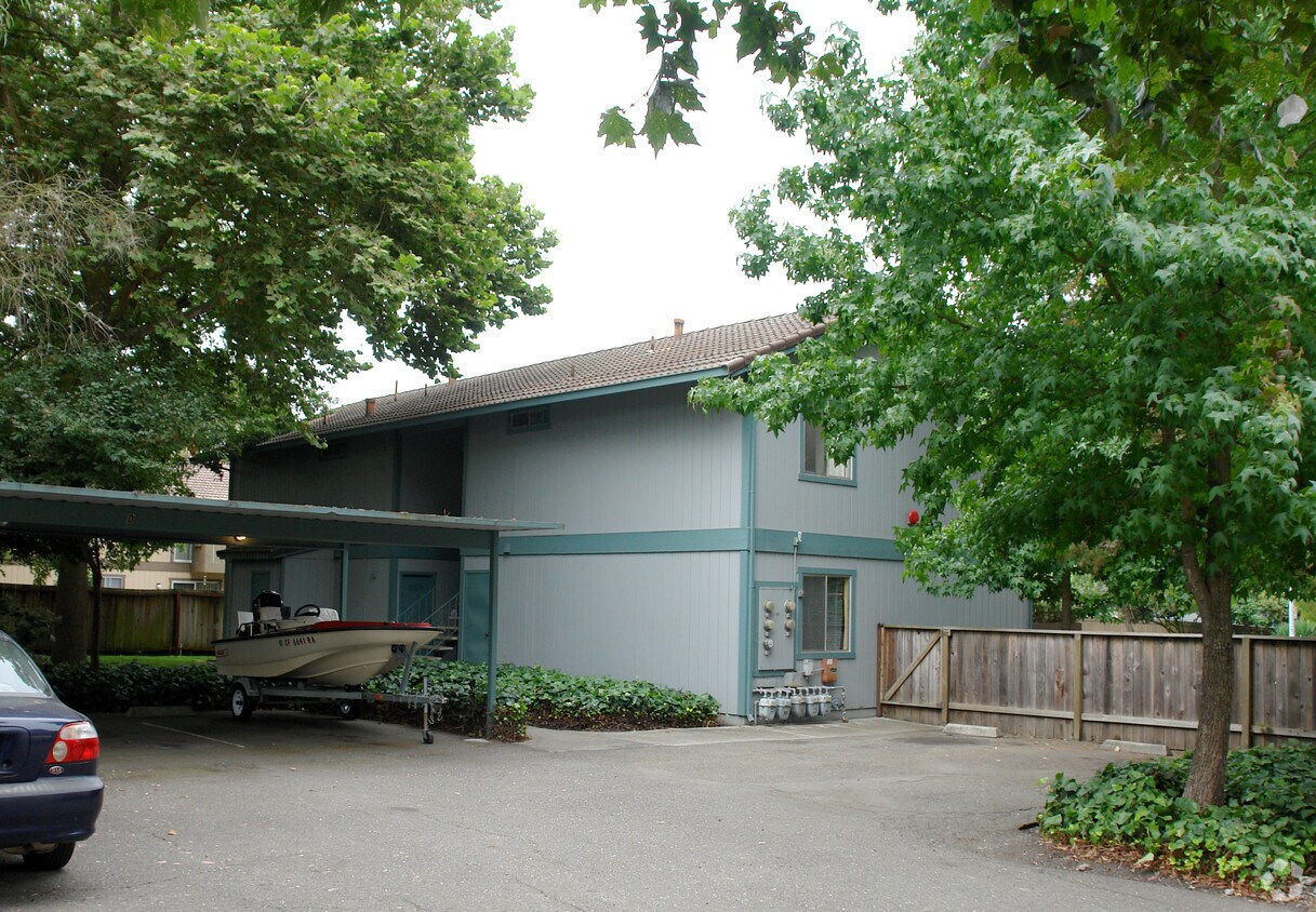 Foto del edificio - 6830 Country Club Dr