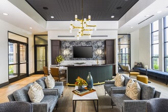 Building Photo - J Woburn Heights