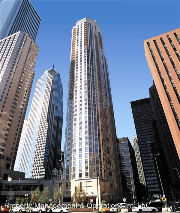 Building Photo - 222 N Columbus Dr