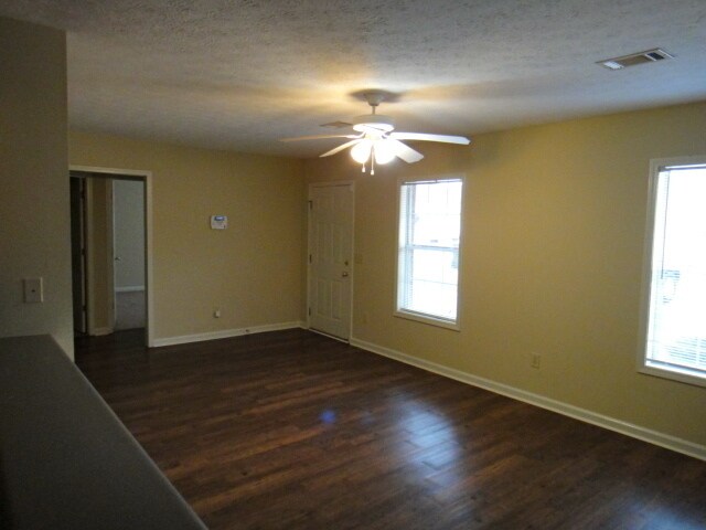 Foto del edificio - Longview Cottages - Available Soon!