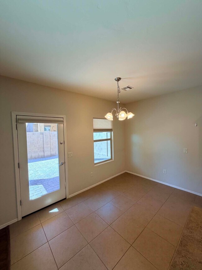 Foto del edificio - 8796 N Norway Spruce Rd