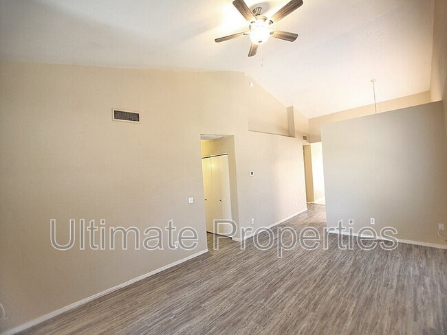 Photo - 9903 N 77th Ave House