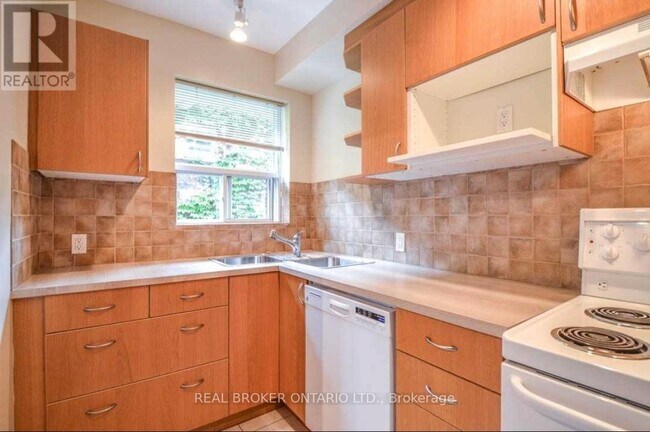 Building Photo - 128 Braemar Ave