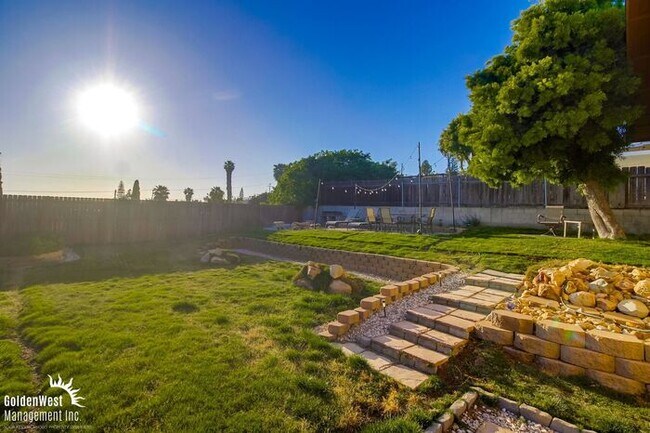 Foto del edificio - Scenic 4Bdm 2Ba Oasis with Panoramic Views...
