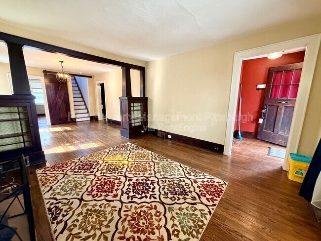 Foto del edificio - 1818 Kleber St