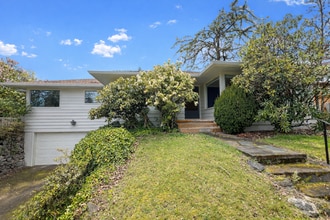 Building Photo - 2815 SW Sunset Blvd