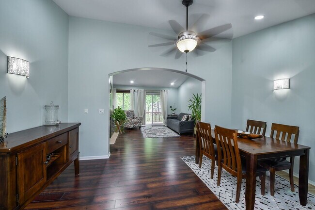 Foto del edificio - 3169 Saganashkee Ln