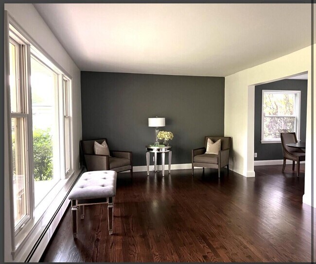 Building Photo - 2604 Brady Dr