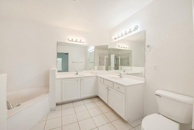 Building Photo - 4102 Emerald Vista