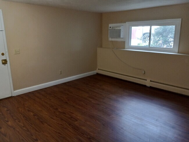 Living room - 9 Melton St
