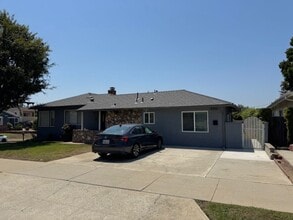 Building Photo - 5300 Glasgow Ct