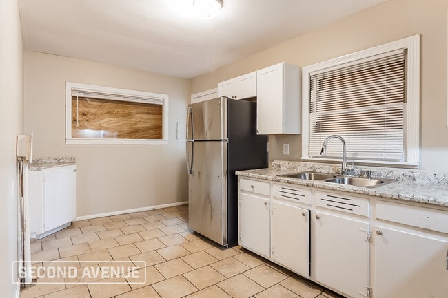 Foto del edificio - 9725 Red Ln Dr