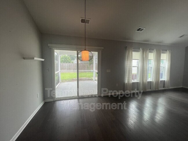 Building Photo - 3368 Kinross Ct