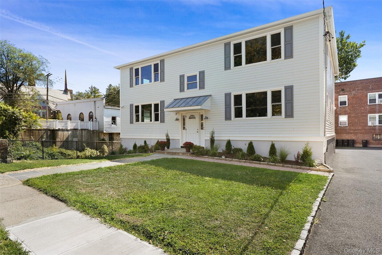 Primary Photo - 11 Orchard Ave