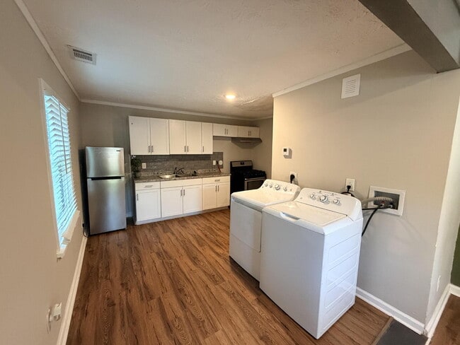 Building Photo - 10 Rockmart Dr NW