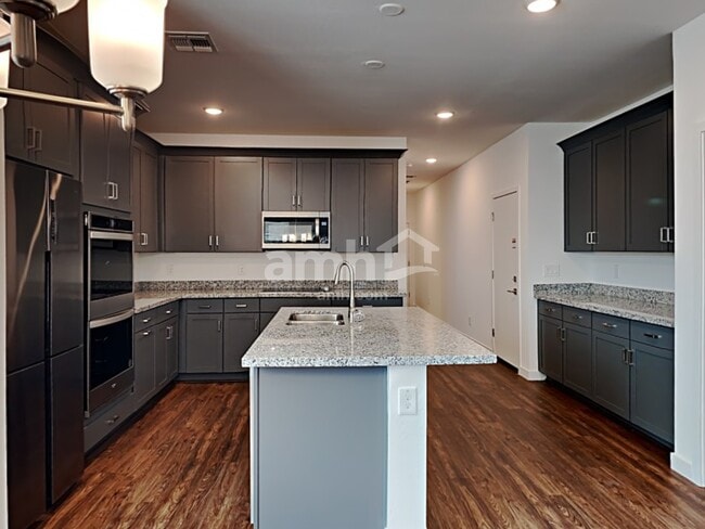 Building Photo - 4313 S 105th Dr