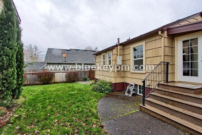 Foto del edificio - 3 Bed, 2 Bath Cottage in Uptown Vancouver with 2 Bedrooms on Main, Home Office and Bonus Room