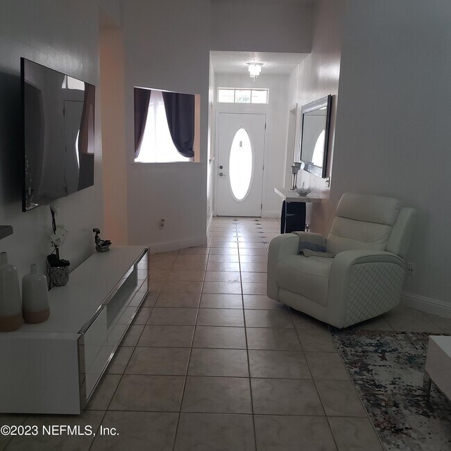 Foto del edificio - 6658 Bennett Rd