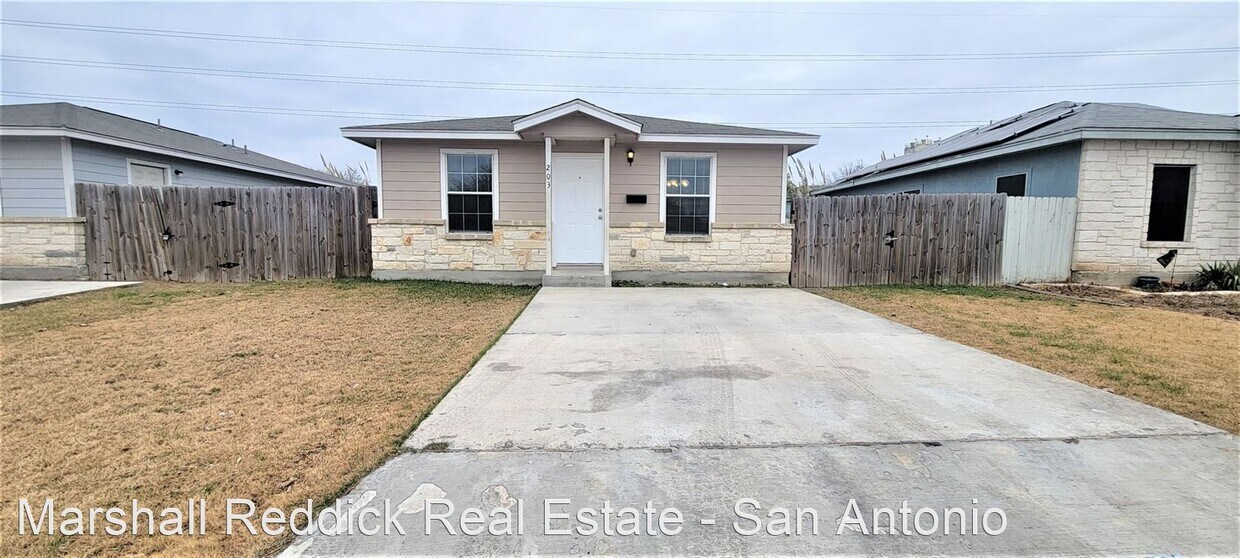 Foto principal - 3 br, 2 bath House - 203 Carranza St