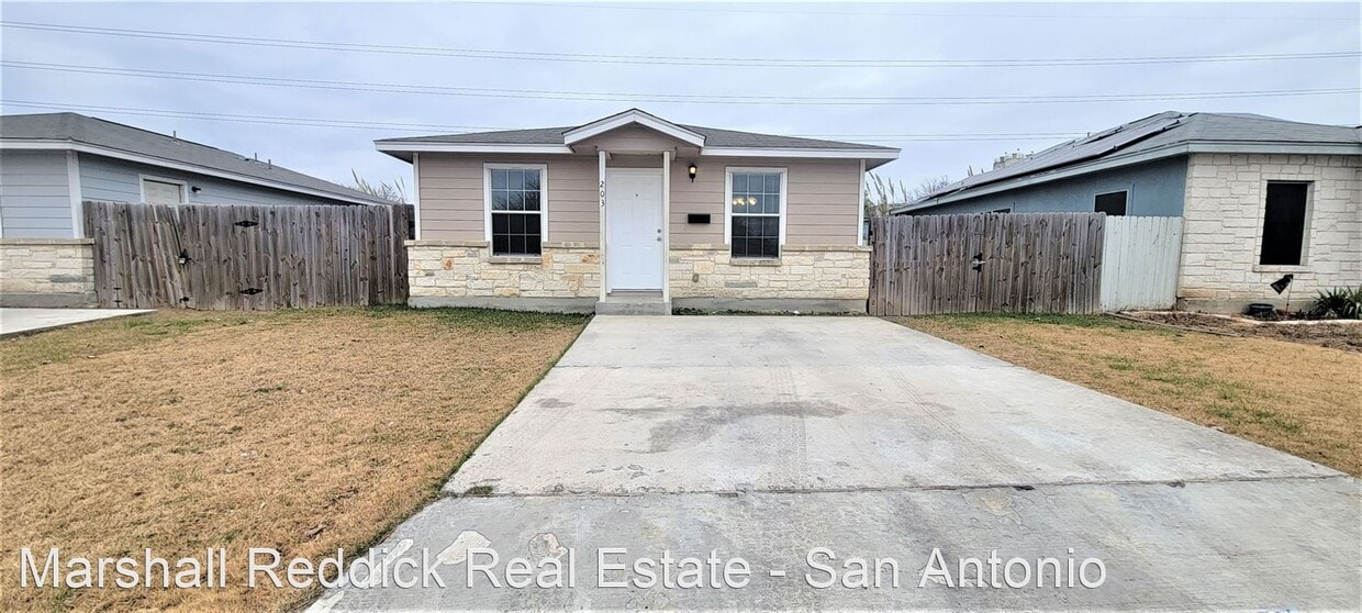 Primary Photo - 3 br, 2 bath House - 203 Carranza St