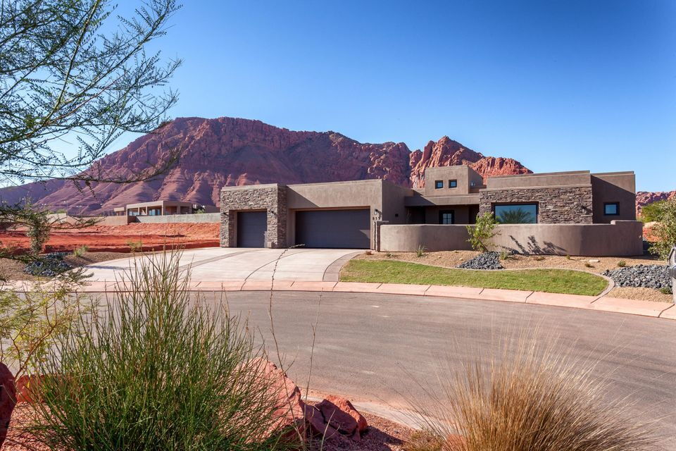 Primary Photo - Gorgeous luxury 4 bedroom home in Ivins