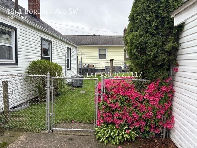 Building Photo - 1241 Bordner Ave SW