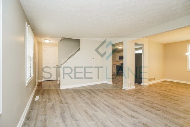 Building Photo - REDUCED!