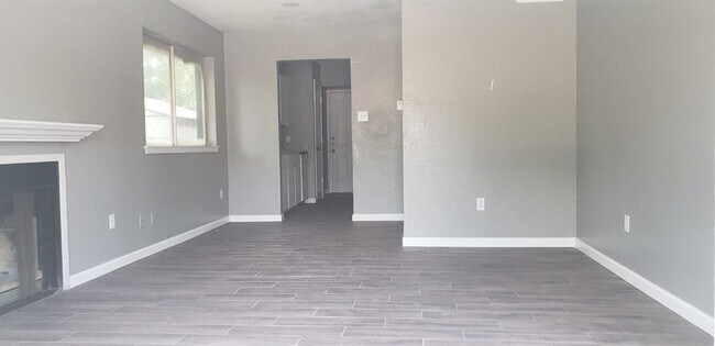 Building Photo - 1601 Windsong Ln