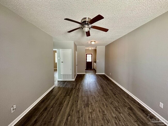 Foto del edificio - 1103 W La Rua St