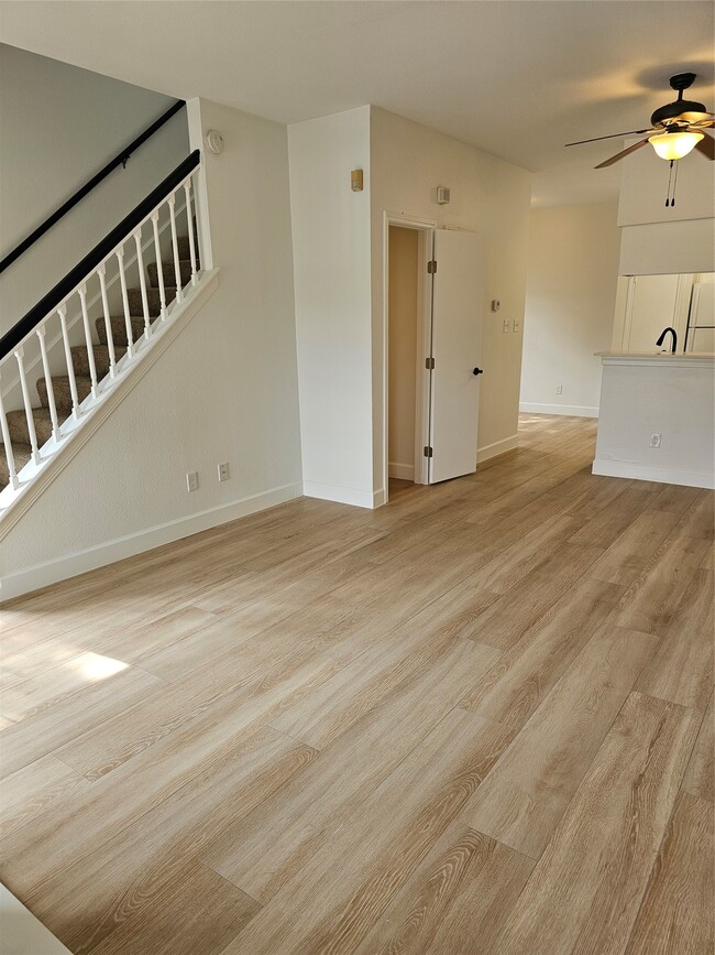 Building Photo - 2626 Holly Hall St