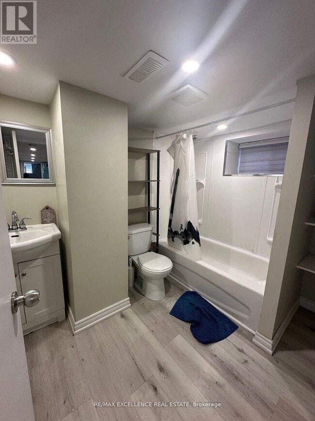 Building Photo - 25 Barnesdale Ave S