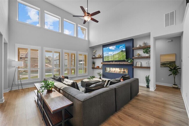 Building Photo - 17346 Camillia Trails