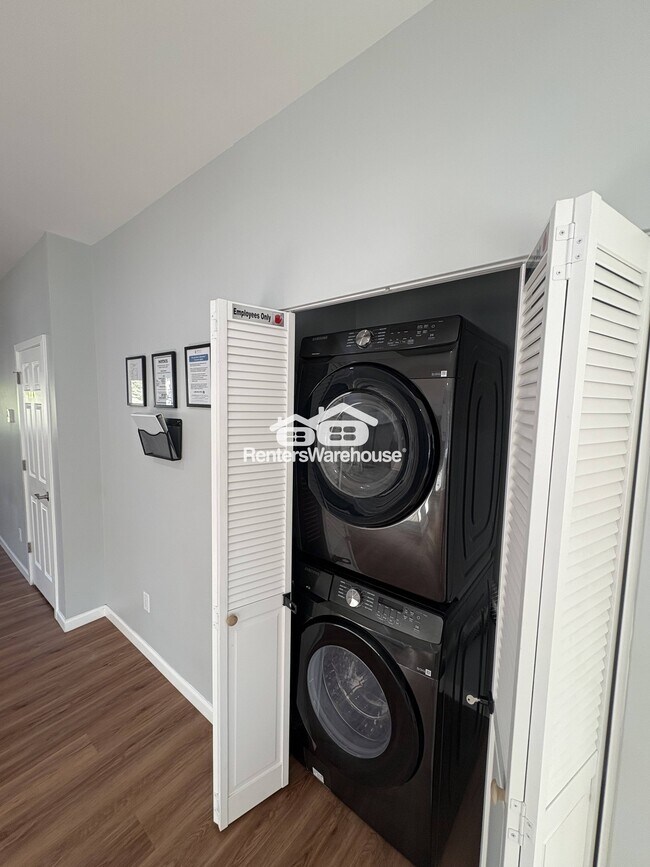 Foto del edificio - 824 149th St SW