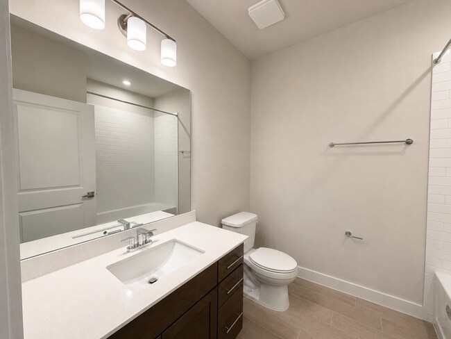 Foto del edificio - Spacious Terra Pines Home with 3-Car Garage
