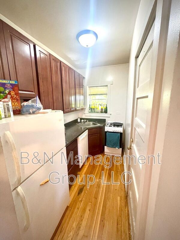 Foto del edificio - 1057 W Dakin St