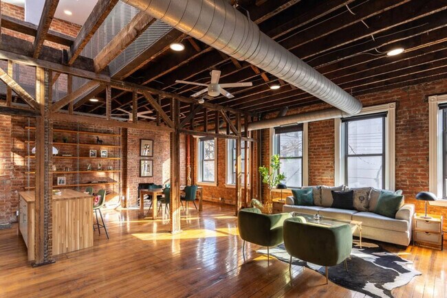 Foto del edificio - 100 E 13th St