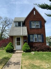 Building Photo - 1962 Tonawanda Ave