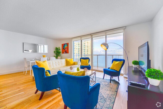 Building Photo - 1200 Brickell Bay Dr