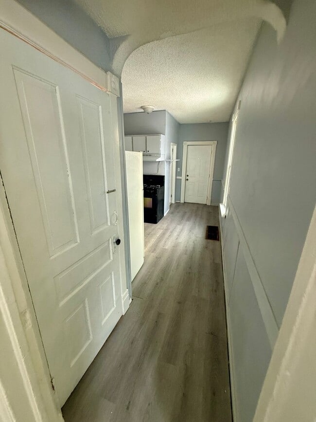 Building Photo - 1627-1629 W 8th Street