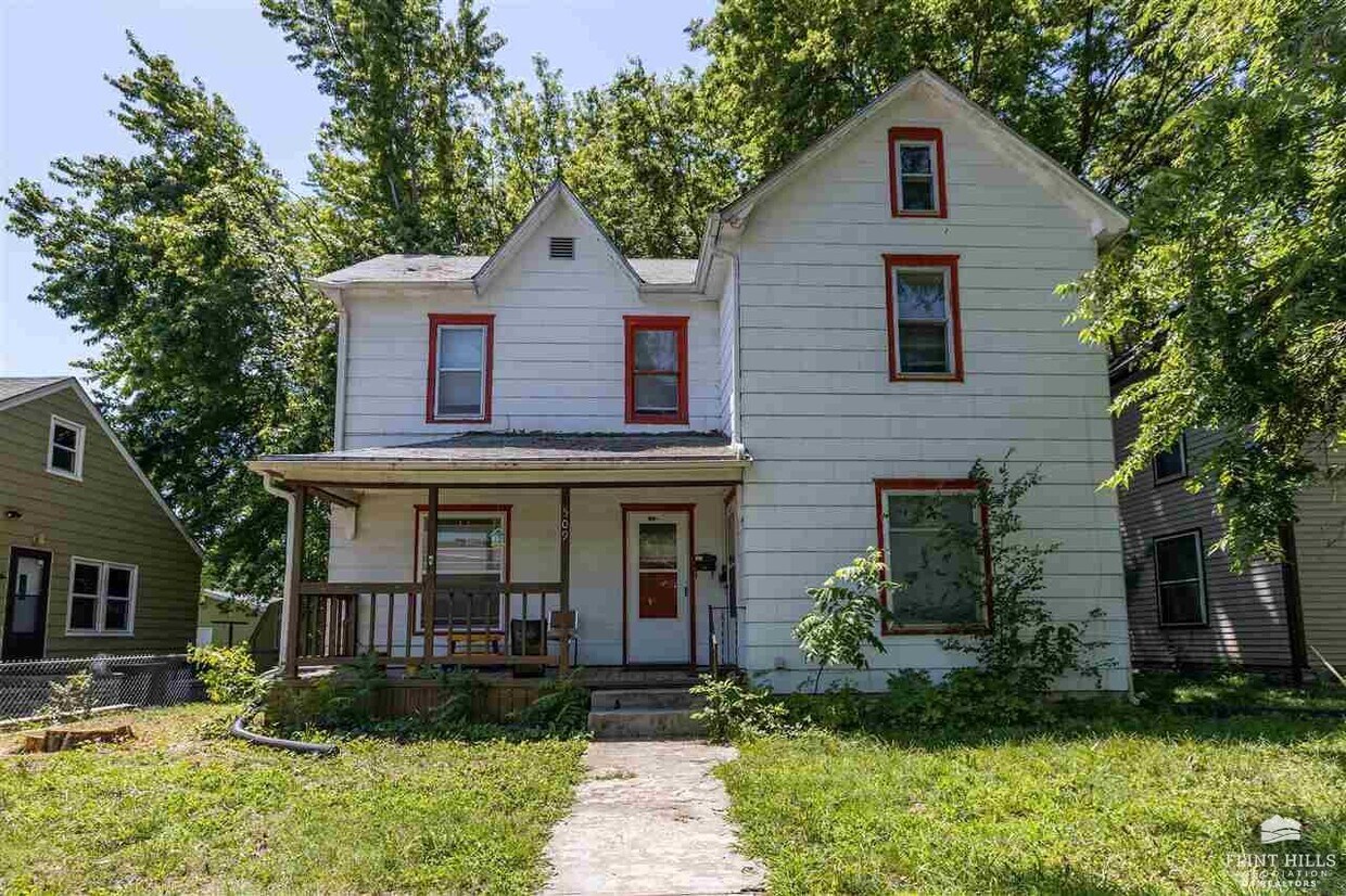 Primary Photo - 509 Pierre St